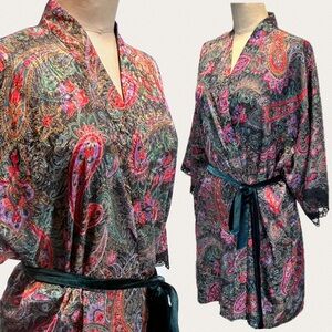 VINTAGE silky paisley wrap robe black lace dark moody Victorian floral‎ 90s y2k
